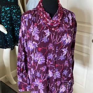 Pretty in purple floral print blouse 💐